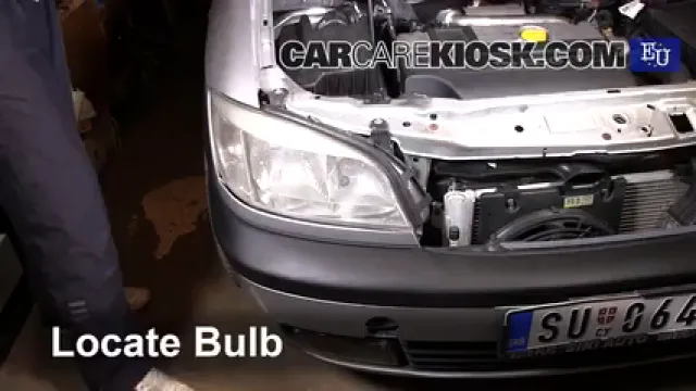 2000 Opel Zafira DTI Life 2.0L 4 Cyl. Turbo Diesel Lights Turn Signal - Front (replace bulb)